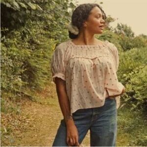 Doen Frances Blouse with Embroidered Floral Pattern in Blush-